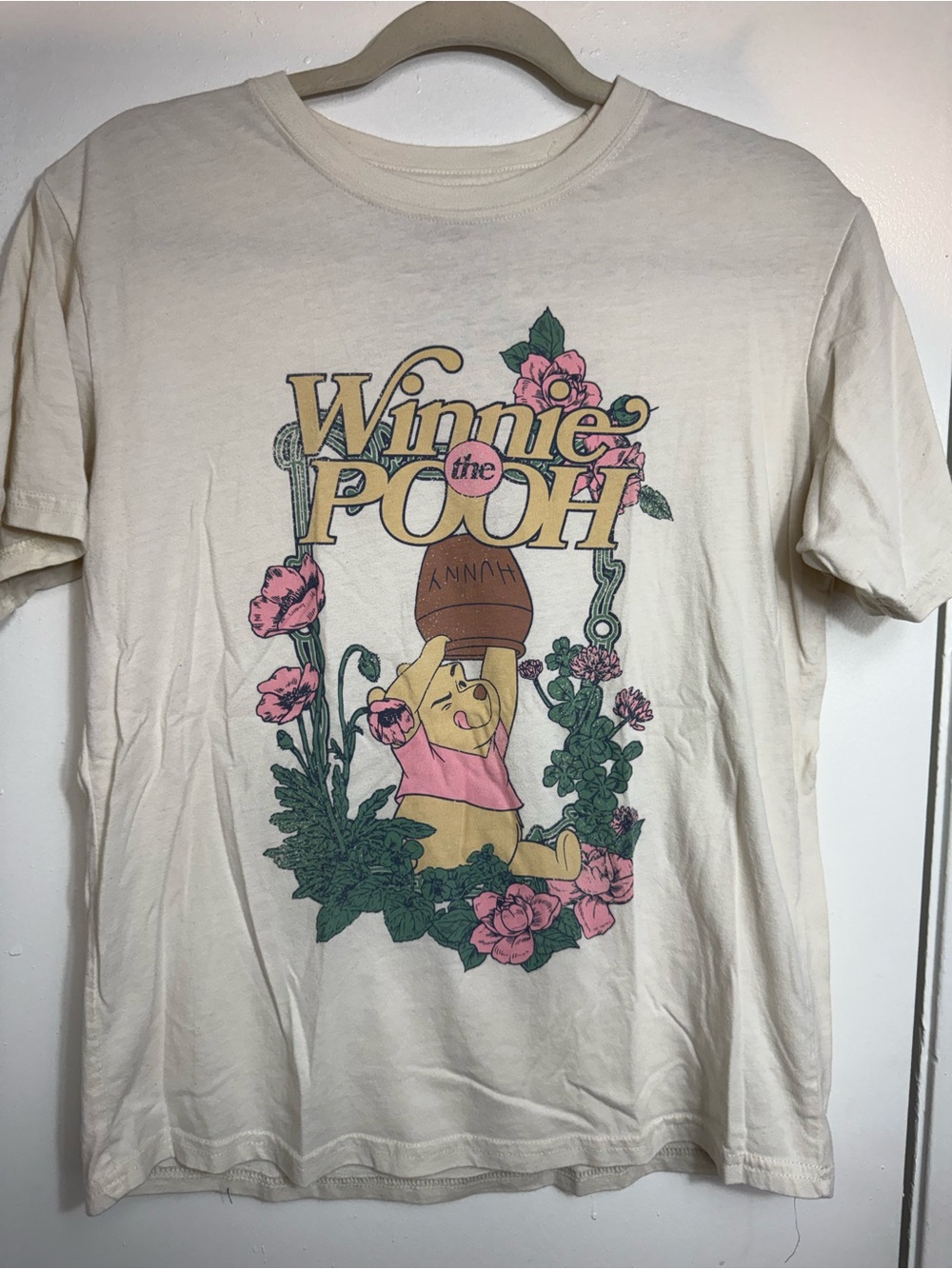 4/$10 bundles Disney Winnie the Pooh Cream Tee women's junior